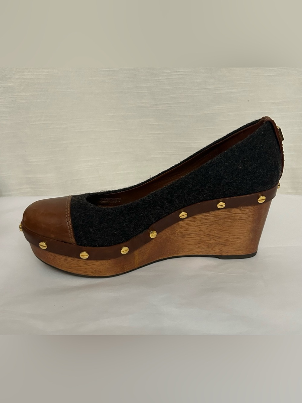 Tory Burch Gray Fabric and Brown Leather Studded Wedge Pumps - Picture 11 of 16